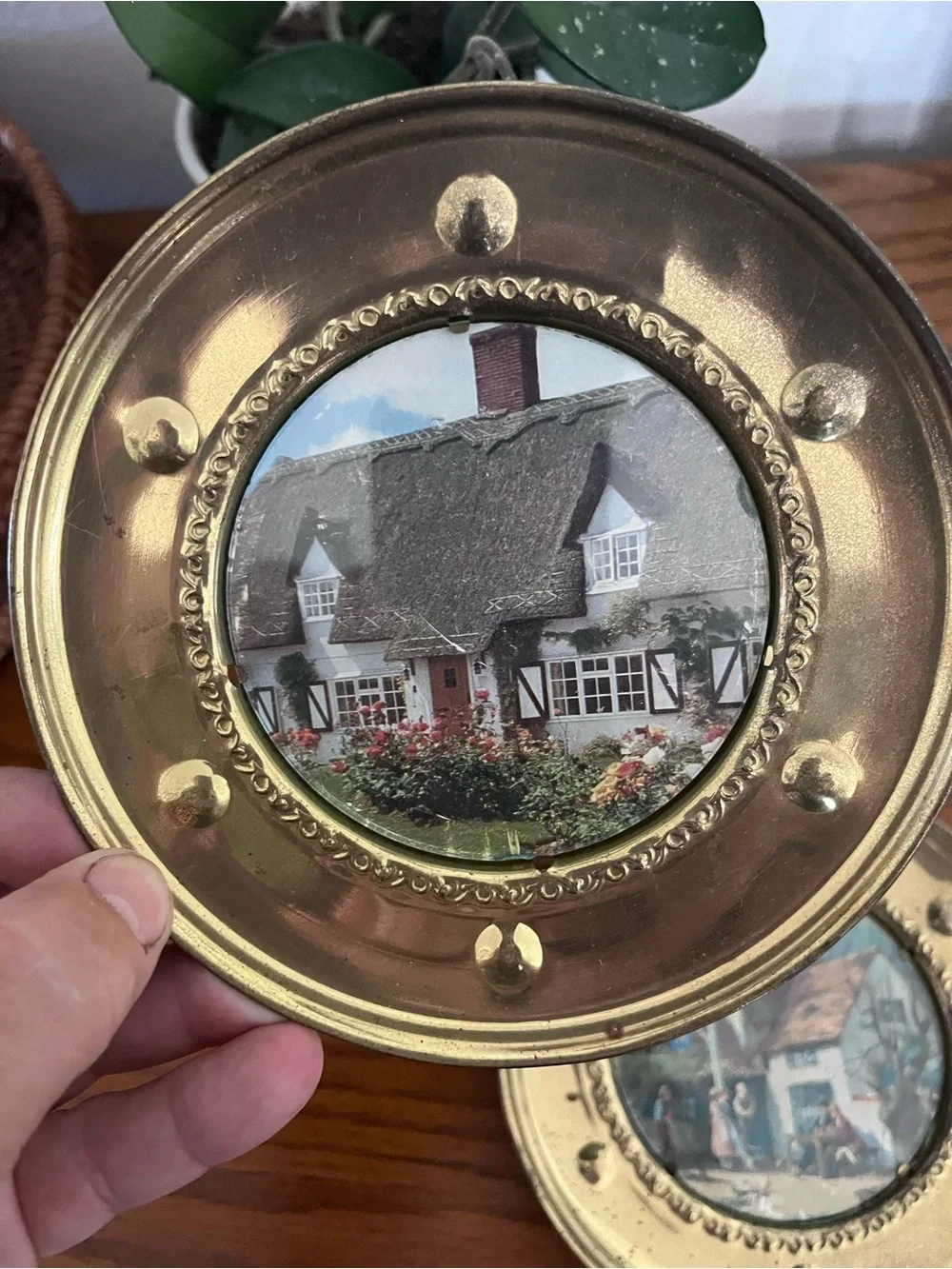 Vintage brass Round Wall Plaque Set - Floral Cottage Scene - Unbranded